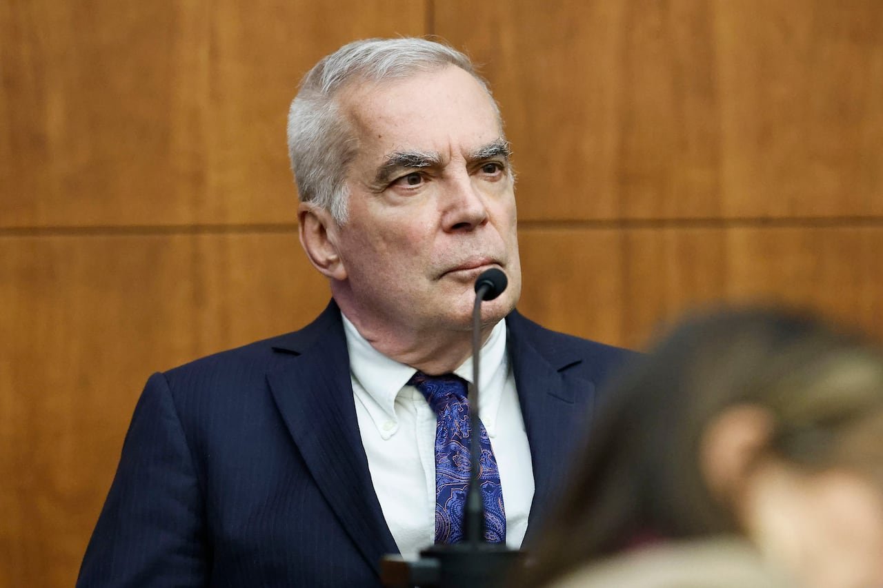 default-874 Forensic psychiatrist Dr. Gregory Saathoff providing testimony in court